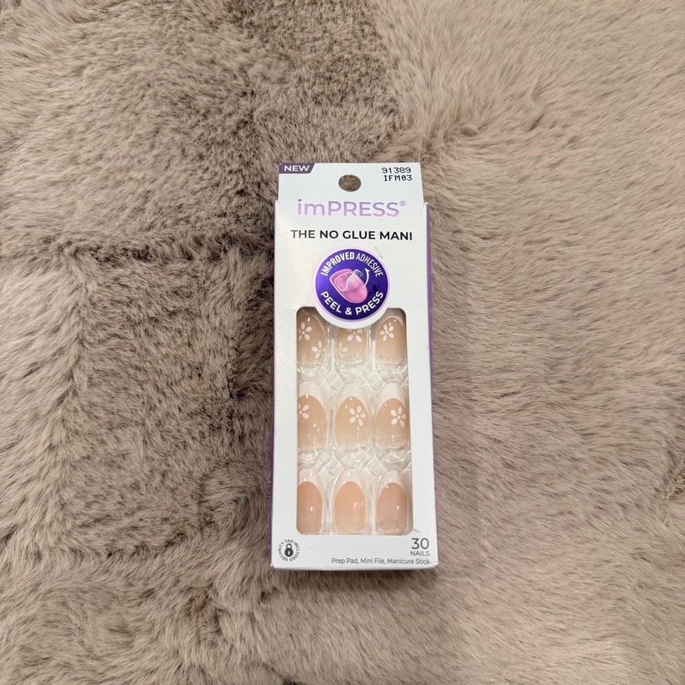 imPRESS Nude and White Floral Press-On Nails